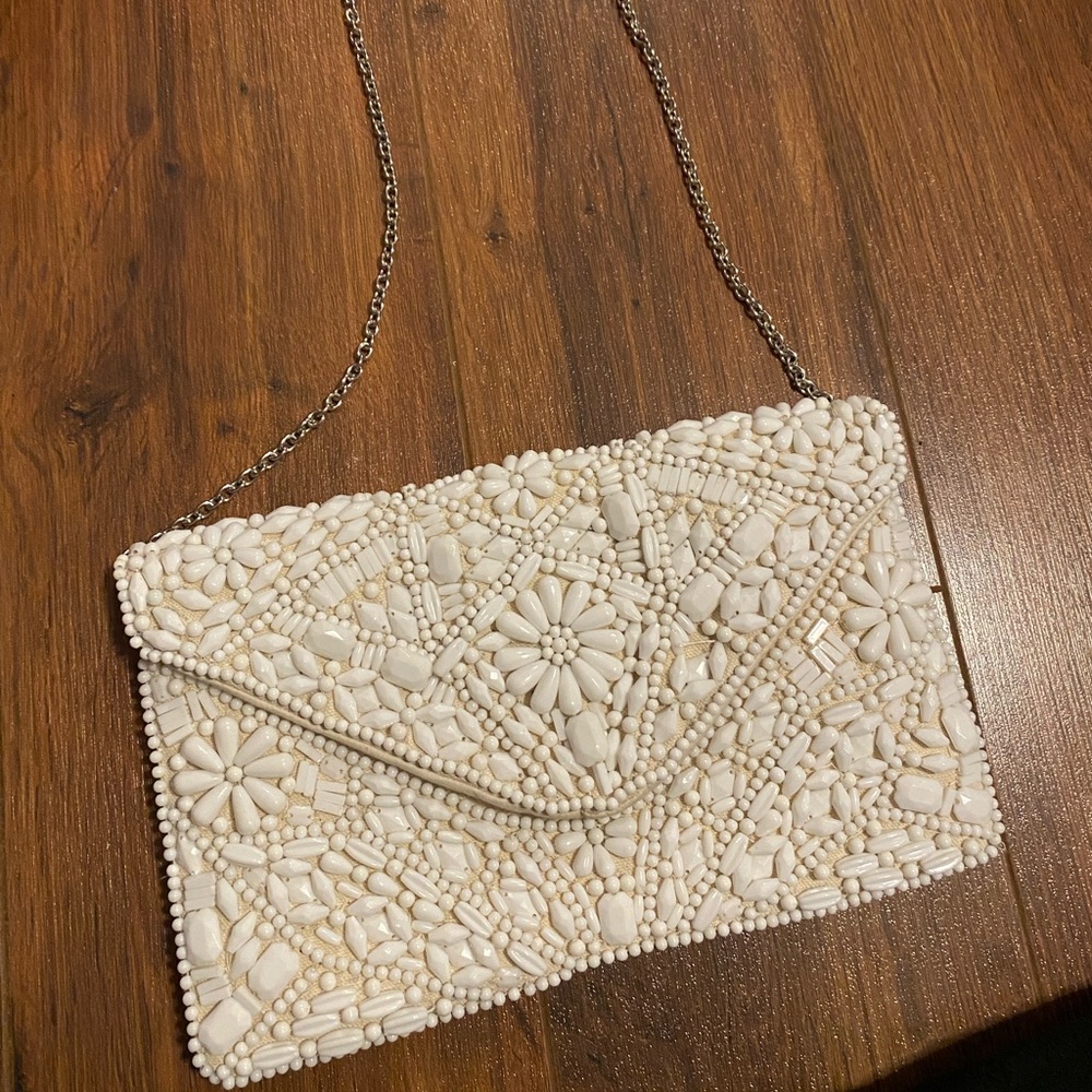 Crossbody bead purse